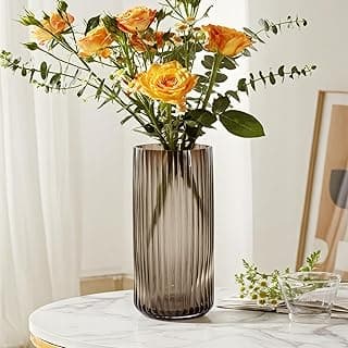Vaso cinza com nervuras âmbar para flores, 28 cm de altura, com flores amarelas e verdes