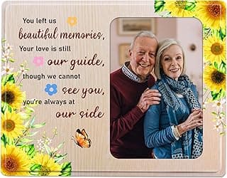 Porta-retrato memorial com mensagem de amor e lembrança, girassóis e borboleta, casal sorridente