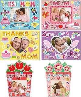 Kit de artesanato para o Dia das Mães com seis designs de porta-retratos DIY, incluindo adesivos e ilustrações de mães e crianças.