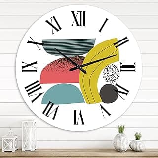 Relógio de parede moderno com design geométrico colorido em fundo branco
