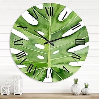 Relógio de parede tropical com folhas de palmeira, números romanos e fundo branco