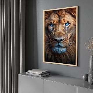 Quadro decorativo com face de leão de Judá, moldura de madeira, olhos azuis, parede cinza
