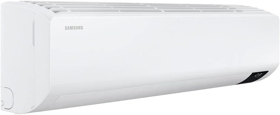 Unidade interna do ar-condicionado split Samsung branco com painel digital mostrando temperatura 23 graus Celsius.