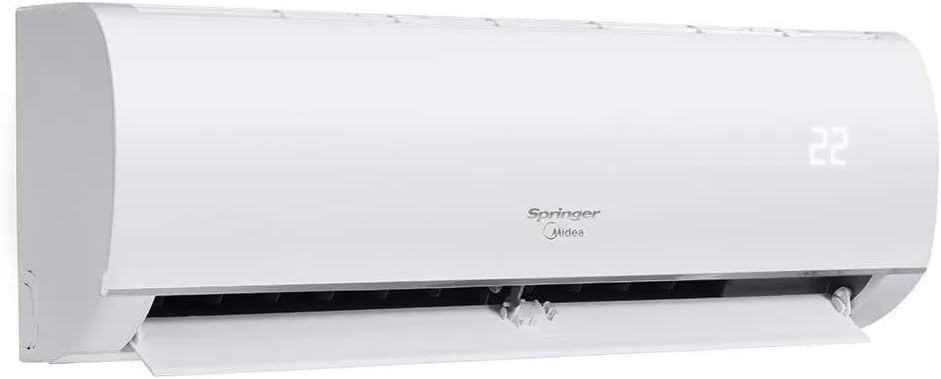Unidade interna do ar condicionado Springer Midea com display digital e difusor aberto
