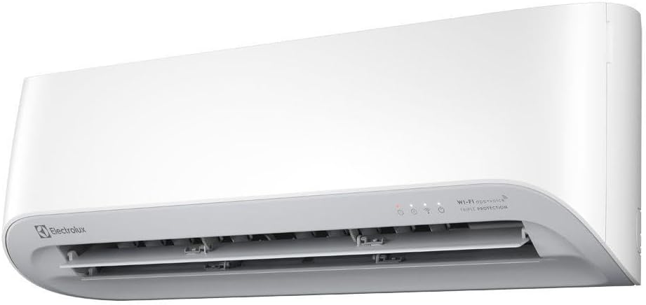 Ar-condicionado Electrolux Color Adapt unidade interna com aletas abertas para ventilação.