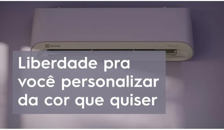 Ar-condicionado branco Electrolux com mensagem sobre personalização da cor do produto.