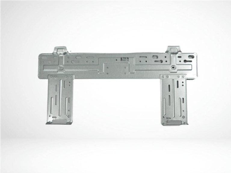 Placa de instalação metálica para ar condicionado Electrolux VI12F VI12R com múltiplas aberturas para montagem.
