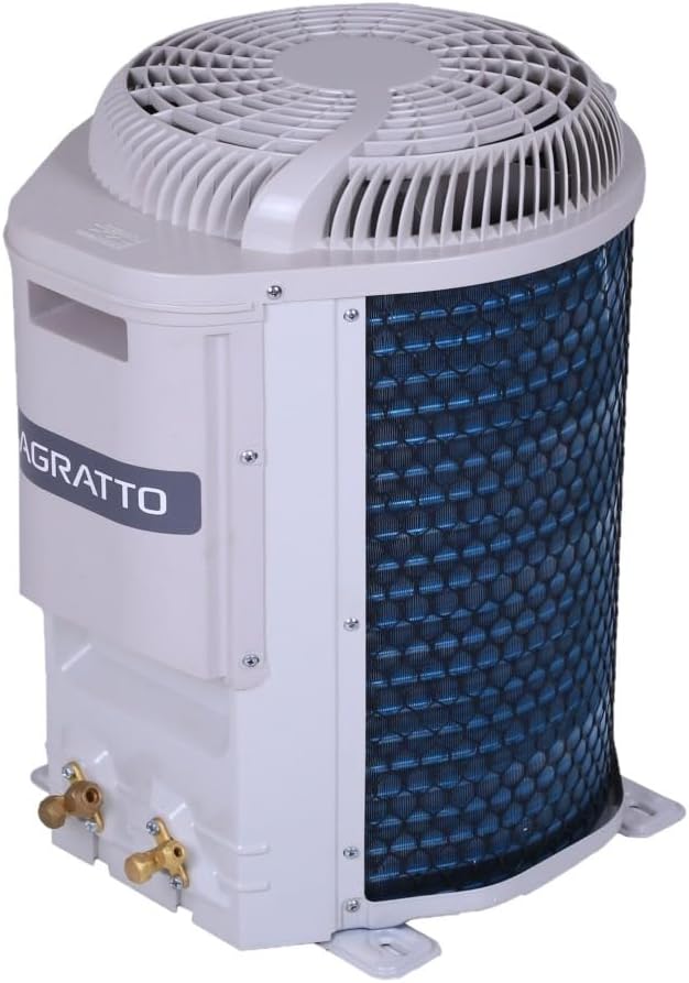 Unidade externa lateral do ar-condicionado split HW Agratto One Top 12.000 BTUs só frio com grelha azul e estrutura branca.
