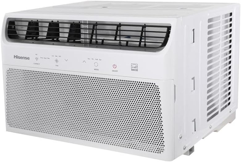 Ar condicionado de janela branco Hisense 10.000 BTUs vista angular mostrando painel eletrônico e ventilação lateral.