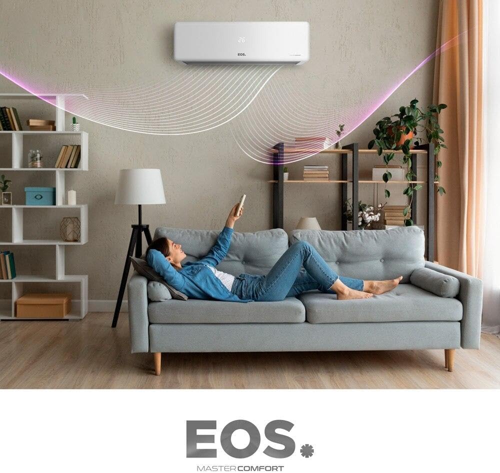 Pessoa relaxando em sofá de sala com ar-condicionado EOS instalado na parede e fluxo de ar ilustrado