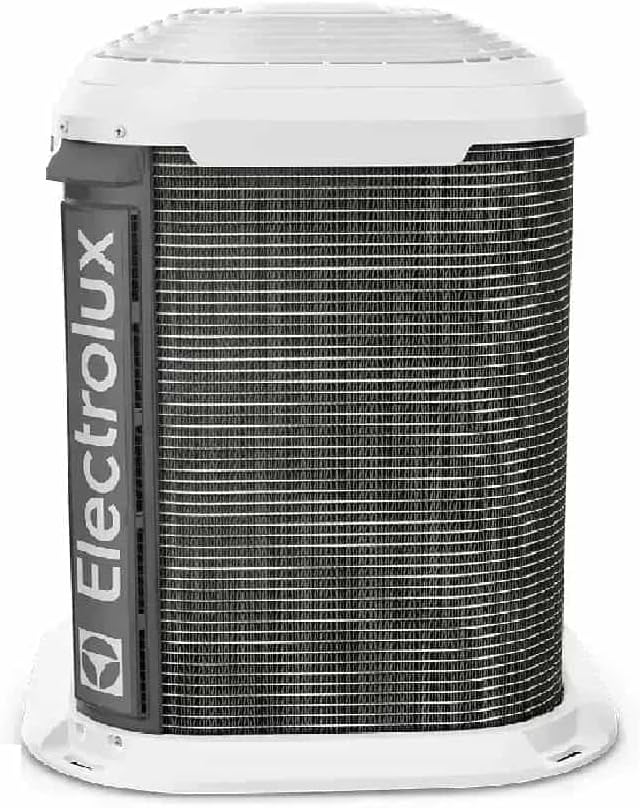 Unidade externa do ar-condicionado Electrolux split 24.000 BTUs em cor branca com grade metálica.