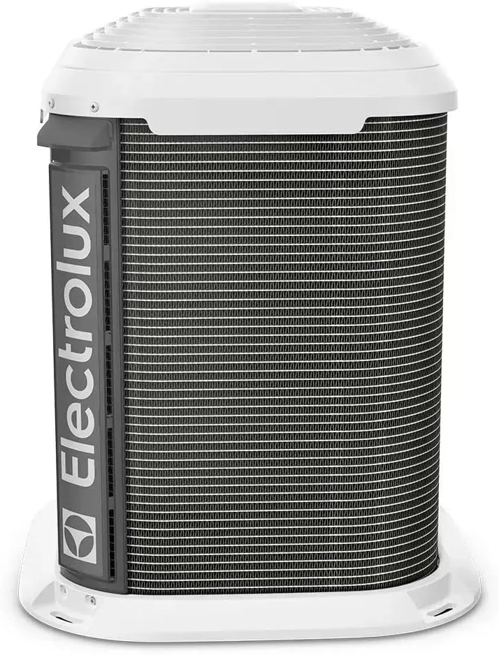 Unidade externa do ar-condicionado Electrolux Split 12.000 BTUs Color Adapt Frio com logo Electrolux visível