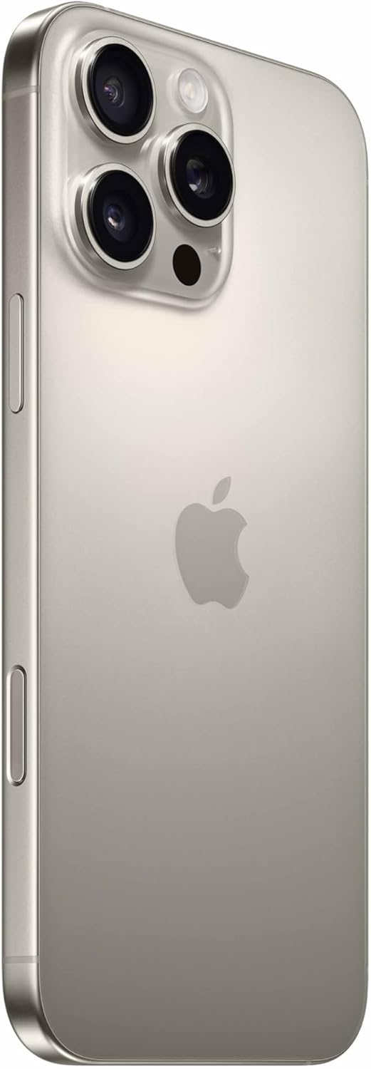 Apple iPhone 16 Pro Max titânio natural 256GB câmera traseira de perto