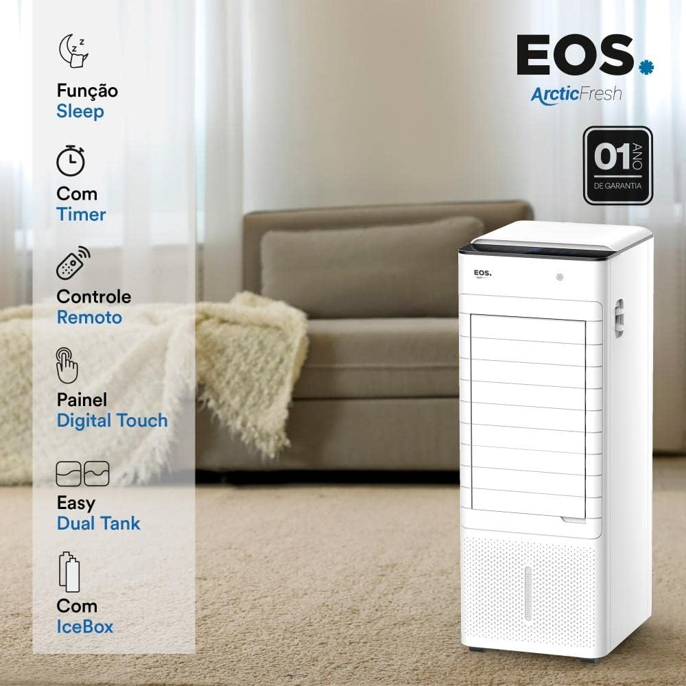 Climatizador de ar EOS 7 litros com lista de funções e ambiente interno com sofá