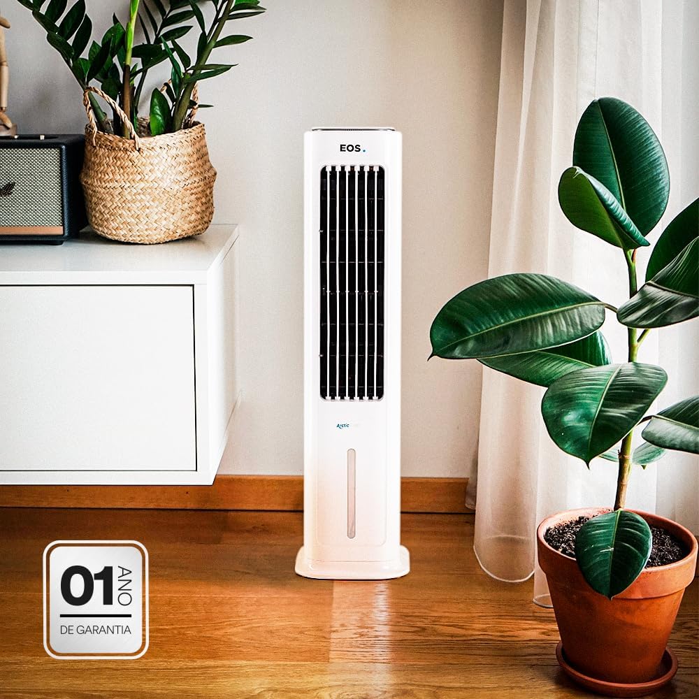 Climatizador de ar torre EOS branco em ambiente decorado com plantas e garantia 1 ano
