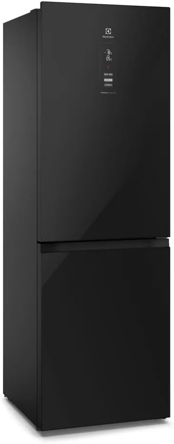 Geladeira Electrolux Inverter preta com painel digital e design moderno.