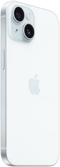 Apple iPhone 15 branco visto de trás em ângulo lateral, exibindo câmera dupla.