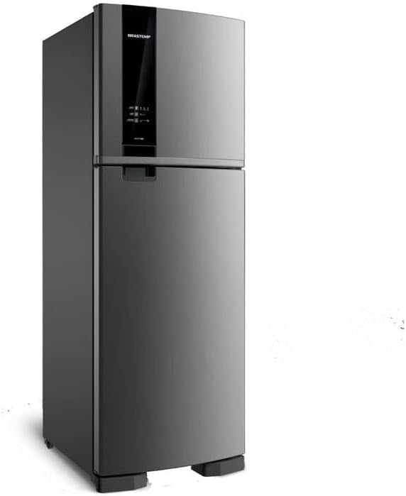 Geladeira Brastemp Frost Free inox 375 litros vista frontal e lateral com painel eletrônico.