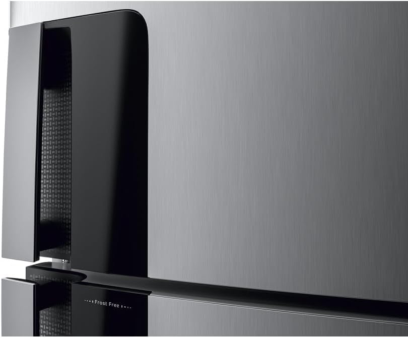 Detalhe dos puxadores embutidos pretos refrigerador Consul inox Frost Free Duplex