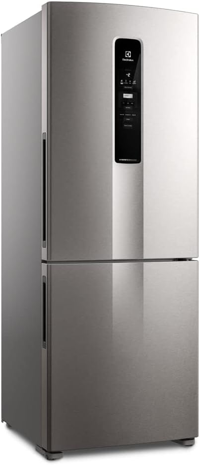 Geladeira Electrolux Frost Free Inverter 488L inox frontal lateral com painel digital
