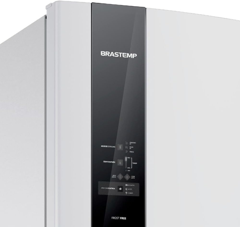 Painel digital preto da geladeira Brastemp Frost Free Duplex com funções e controles