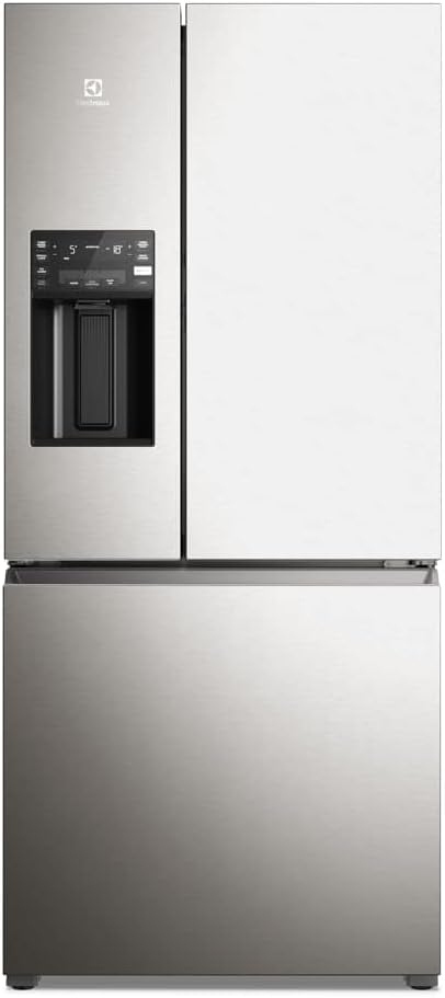 Geladeira Electrolux Multidoor Efficient inox com dispenser de água e gelo e painel digital, vista frontal