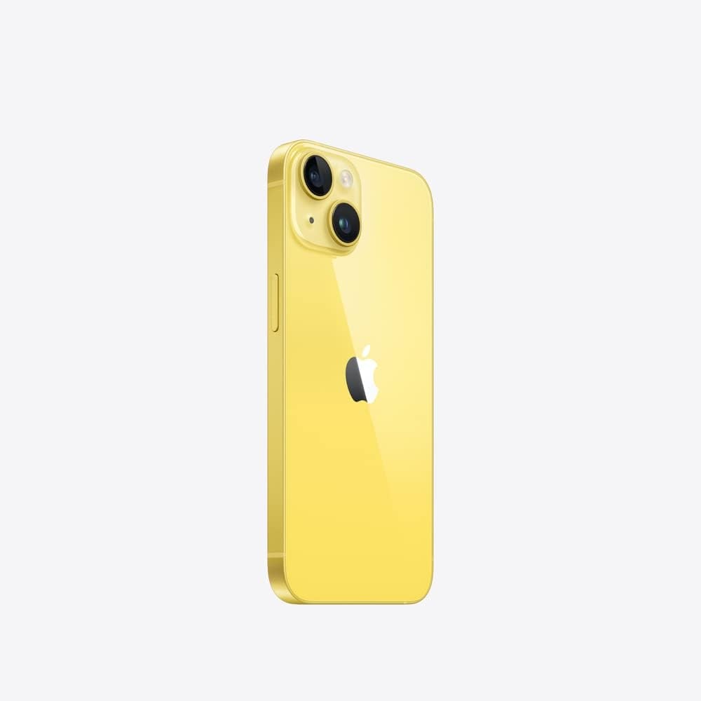 iPhone 14 amarelo vista traseira inclinada sobre fundo branco