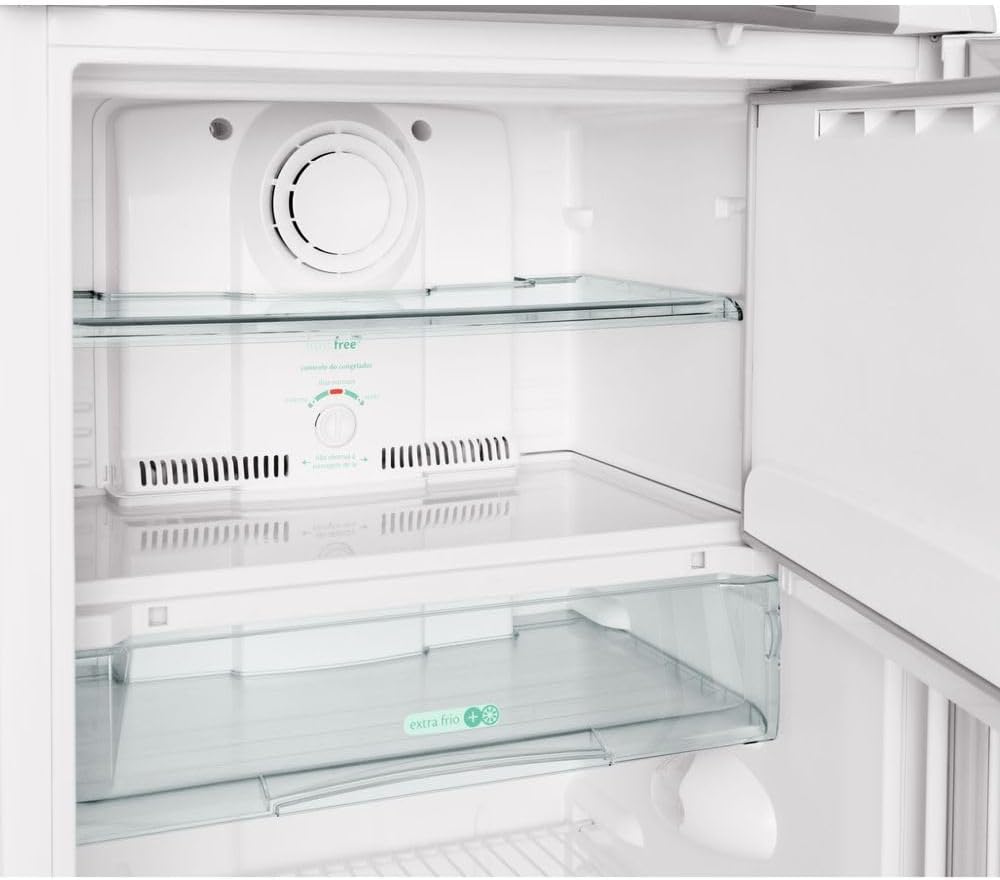 Interior da geladeira Consul Frost Free com prateleira vidro, gavetão hortifruti e ventilação