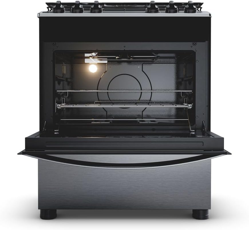 Forno do fogão Brastemp 5 bocas inox aberto, interior com luz e grelhas