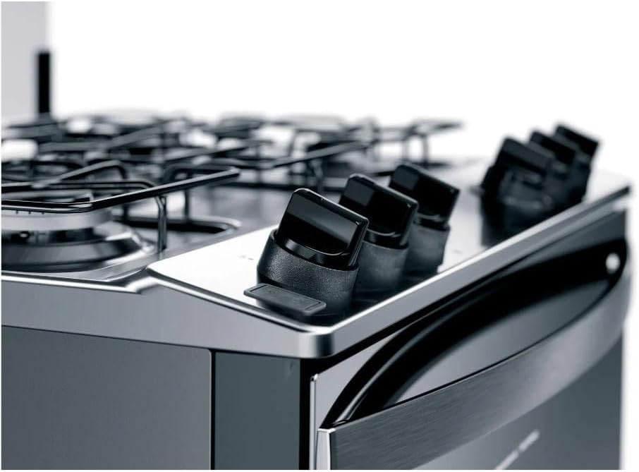 Detalhe dos botões pretos removíveis do fogão Brastemp inox 5 bocas