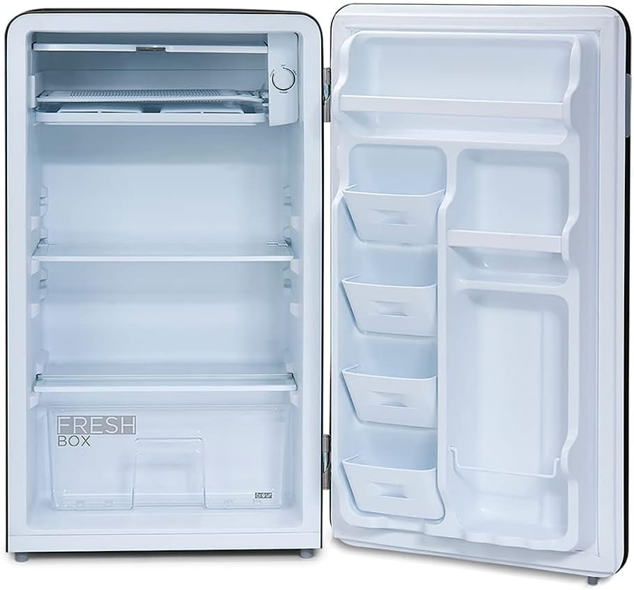 Frigobar retrô Midea MRV10P1 vazio mostrando prateleiras e porta