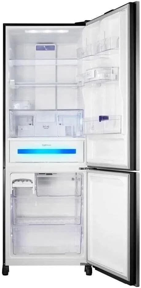 Interior vazio da geladeira Panasonic Frost Free 480L A+++ Black Glass NR-BB71GVF com portas abertas