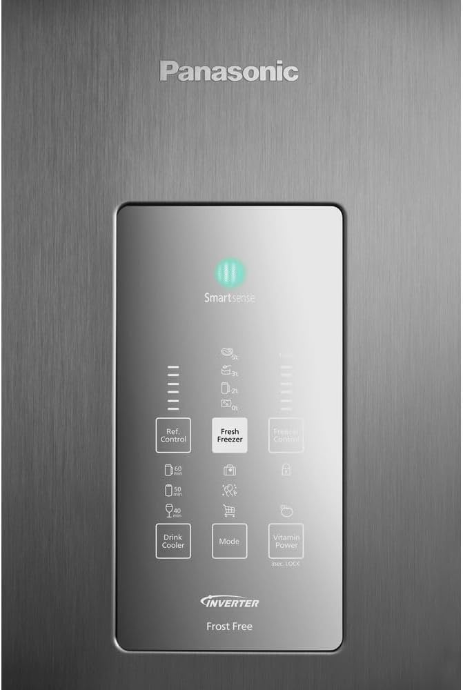 Painel digital touch da geladeira Panasonic aço escovado com marca visível