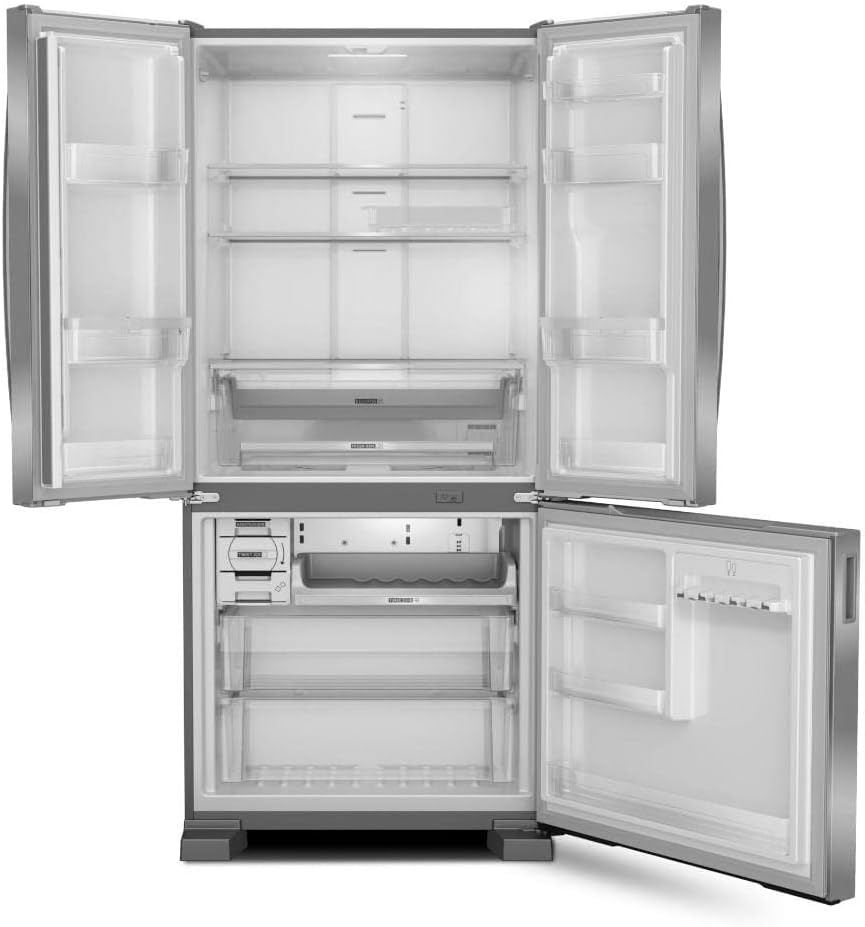 Geladeira Brastemp Frost Free French Door com interior vazio e portas abertas