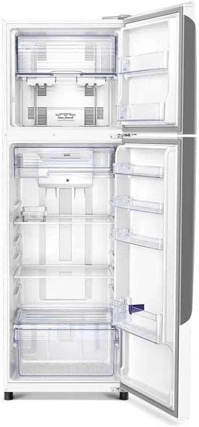 Interior do refrigerador Panasonic frost free 387L NR-BT41PD1WB com portas abertas e interior vazio.
