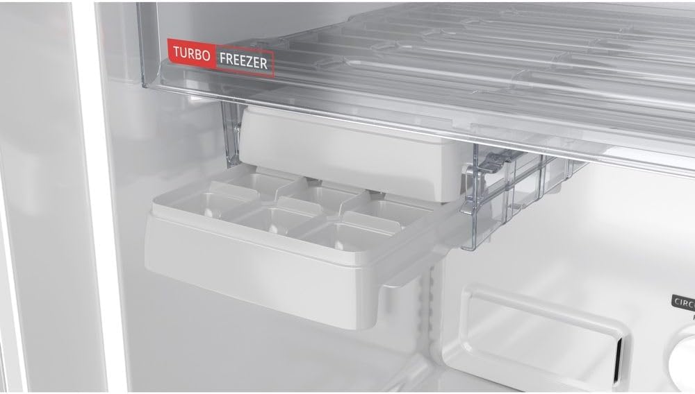 Freezer da geladeira Brastemp com bandeja de gelo e função Turbo Freezer