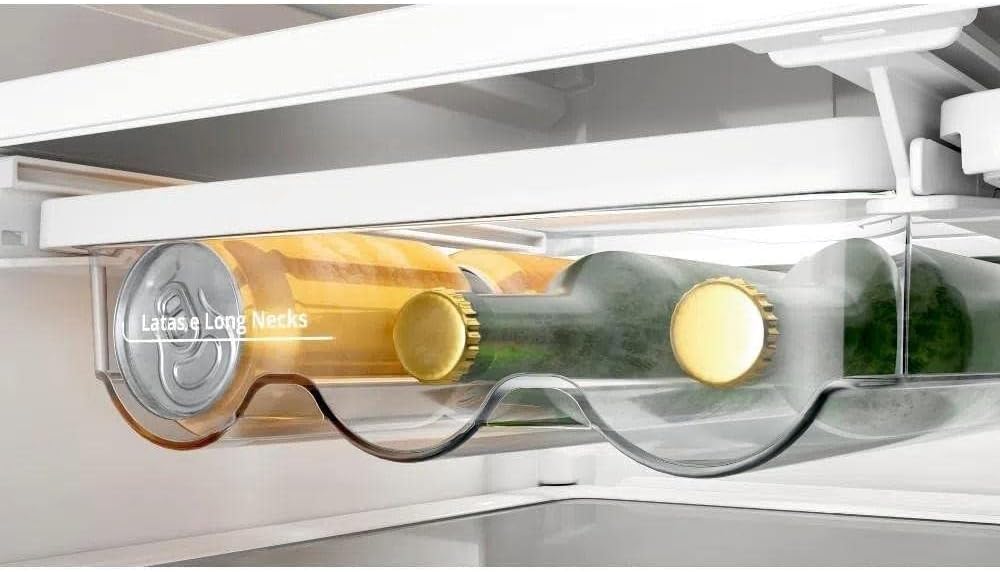 Suporte transparente para latas e garrafas long neck na geladeira Brastemp