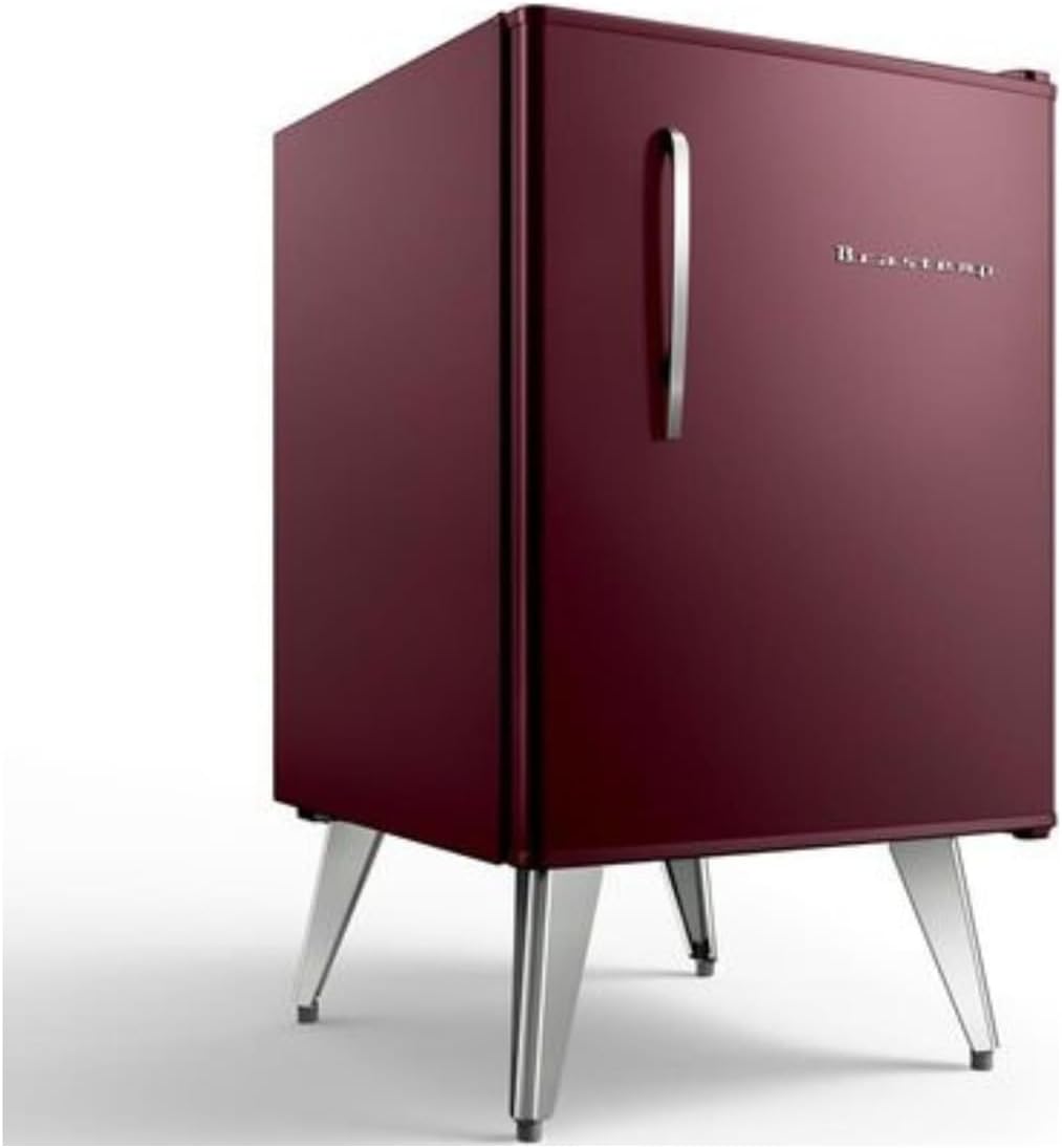 Frigobar retrô Brastemp 76 litros marsala vista lateral com alça metálica e pés inclinados.