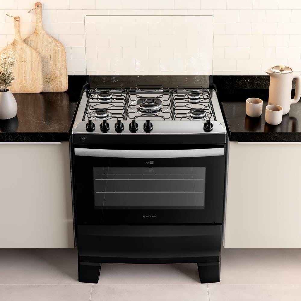 Fogão preto 5 bocas com mesa inox Atlas Agile Up bivolt em cozinha moderna