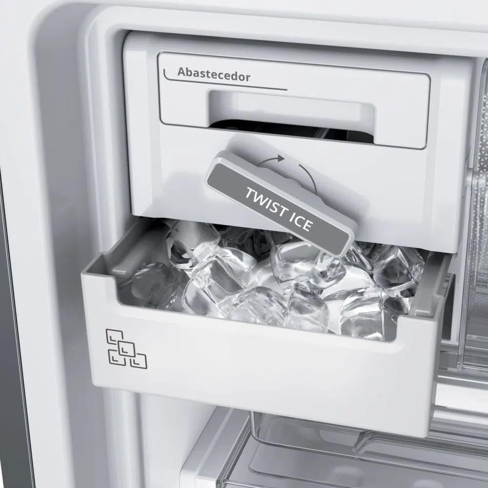 Dispenser de gelo Twist Ice na geladeira Brastemp Inverse 2 portas branco