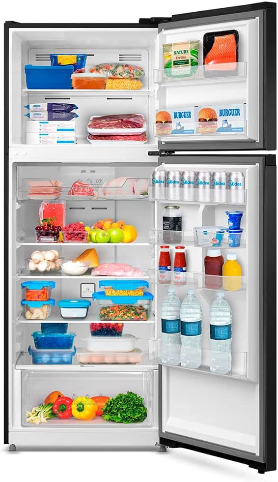Interior Geladeira Frost Free Duplex 463L Slim Black Inox Midea com alimentos variados