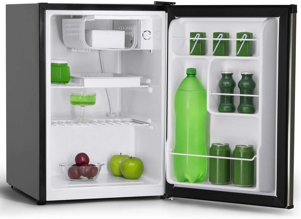 Frigobar Philco PH85 Platinum 68 litros prata escuro aberto mostrando interior organizado