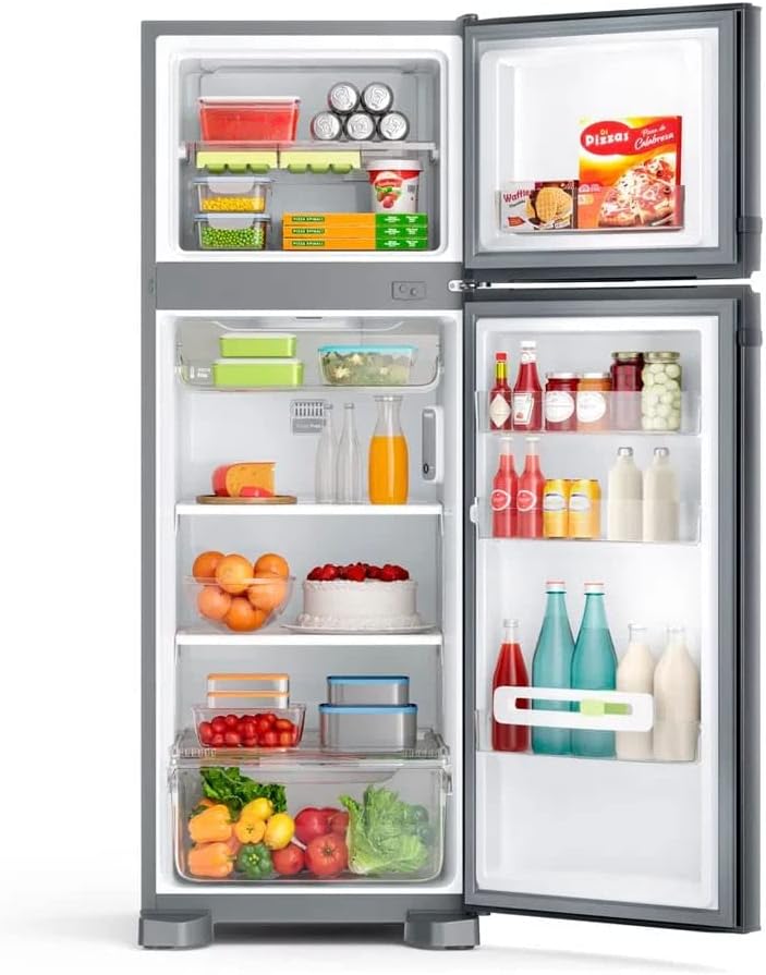 Interior refrigerador Consul 340L frost free com alimentos e bebidas prateleiras e gavetas