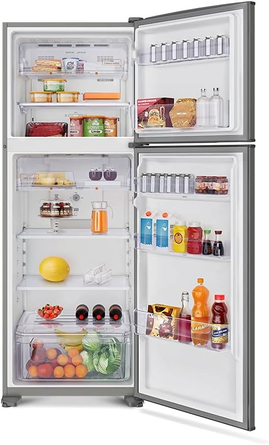 Refrigerador Continental 472L aberto com alimentos, porta e freezer organizados