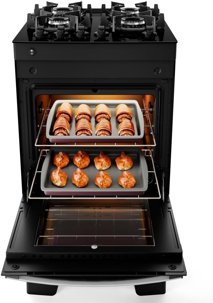 Forno do fogão preto Atlas Agile Up 4 bocas aberto com alimentos assando