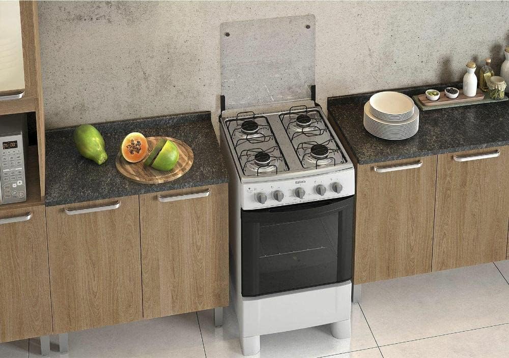 Fogão branco Itatiaia Star Clean 4 bocas instalado cozinha moderna