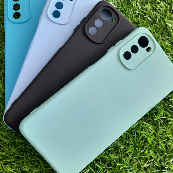 Capa capinha p/ Motorola Moto E32 proteção de câmera Capa capinha p/ Moto E32 aveludada Capa capinha p/ Moto E32 cor lisa