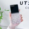 Capa para Galaxy Z Flip7 transparente com estampa de flor fofa e laser, com dobradiça de corrente (para Galaxy Z Flip7/01)