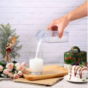 Garrafa Estilo Caixa de Leite, Acrílico Transparente, 500ml, Tampa Rosqueável, com Adesivos Decorativos, 20x6x6cm, para Bebidas