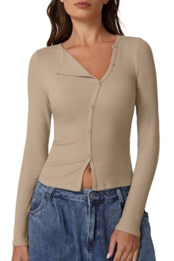 QINSEN Camisetas femininas de manga longa canelada gola redonda com fecho de botão superior, Caqui, G
